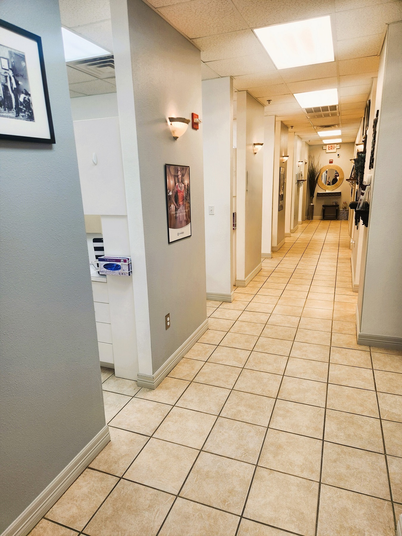 Flower Mound; General Dental Practice; Listing no.1960; Hallway